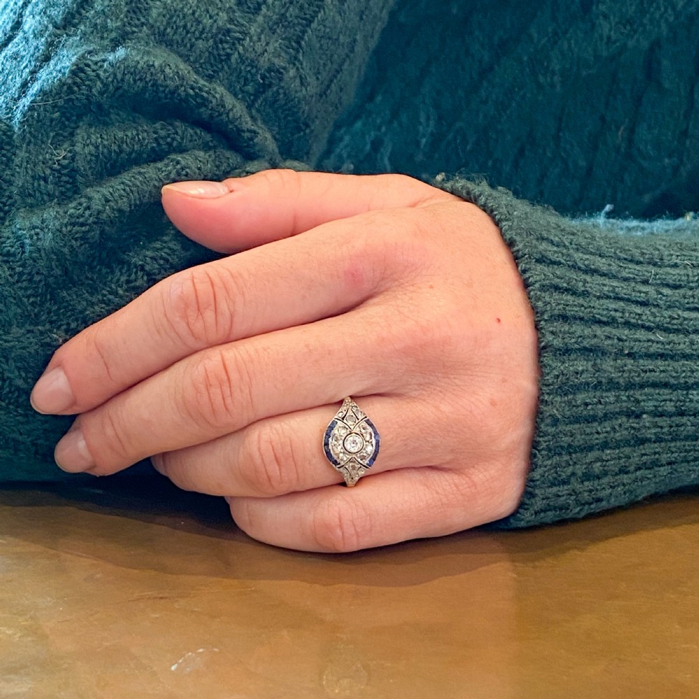Art Deco 0.29 Carat Old Cut Diamond & Calibré Cut Sapphire Ring, circa 1920 View VII