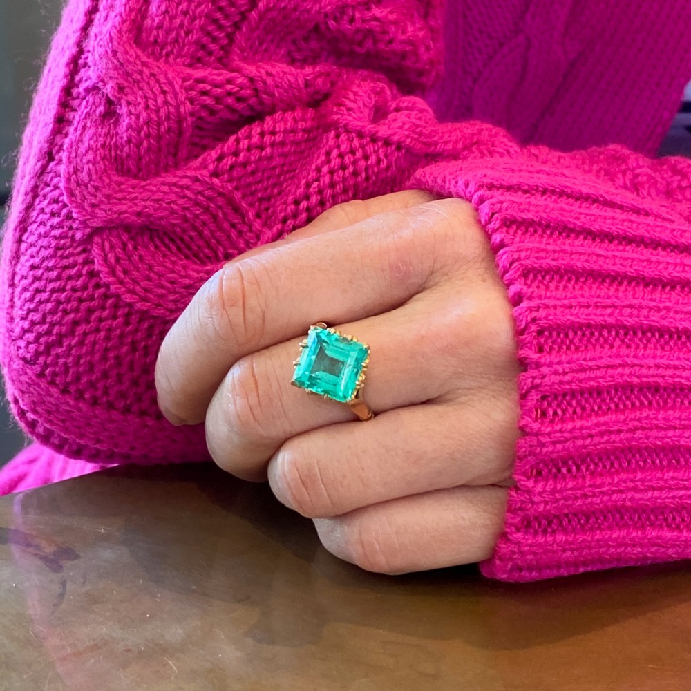 Victorian 5.68 Carat Insignificant Oil Colombian Emerald Solitaire Ring, circa 1900 View VIII