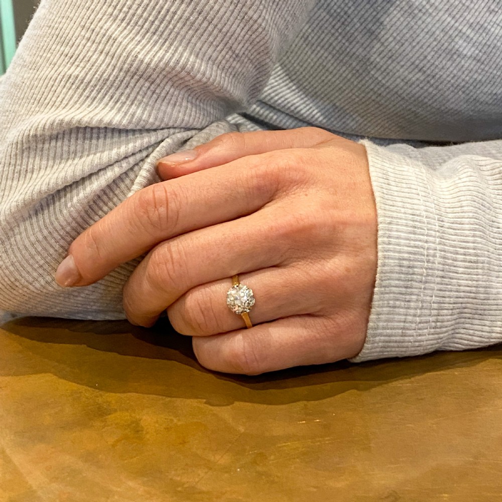 Edwardian 1.83 Carat Old Cut Diamond Engagement Ring, circa 1910 View VIII