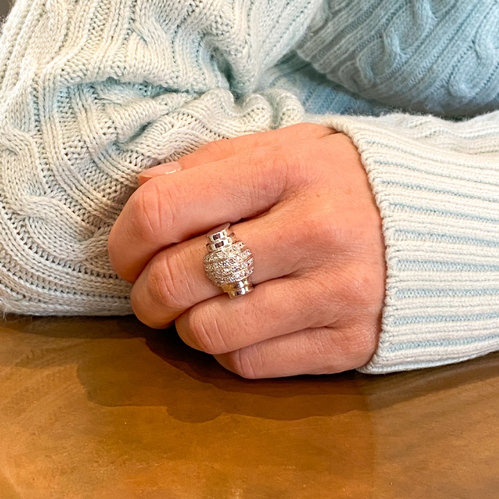 Art Deco 0.75 Carat Barrel Cluster Ring, circa 1935 View VIII
