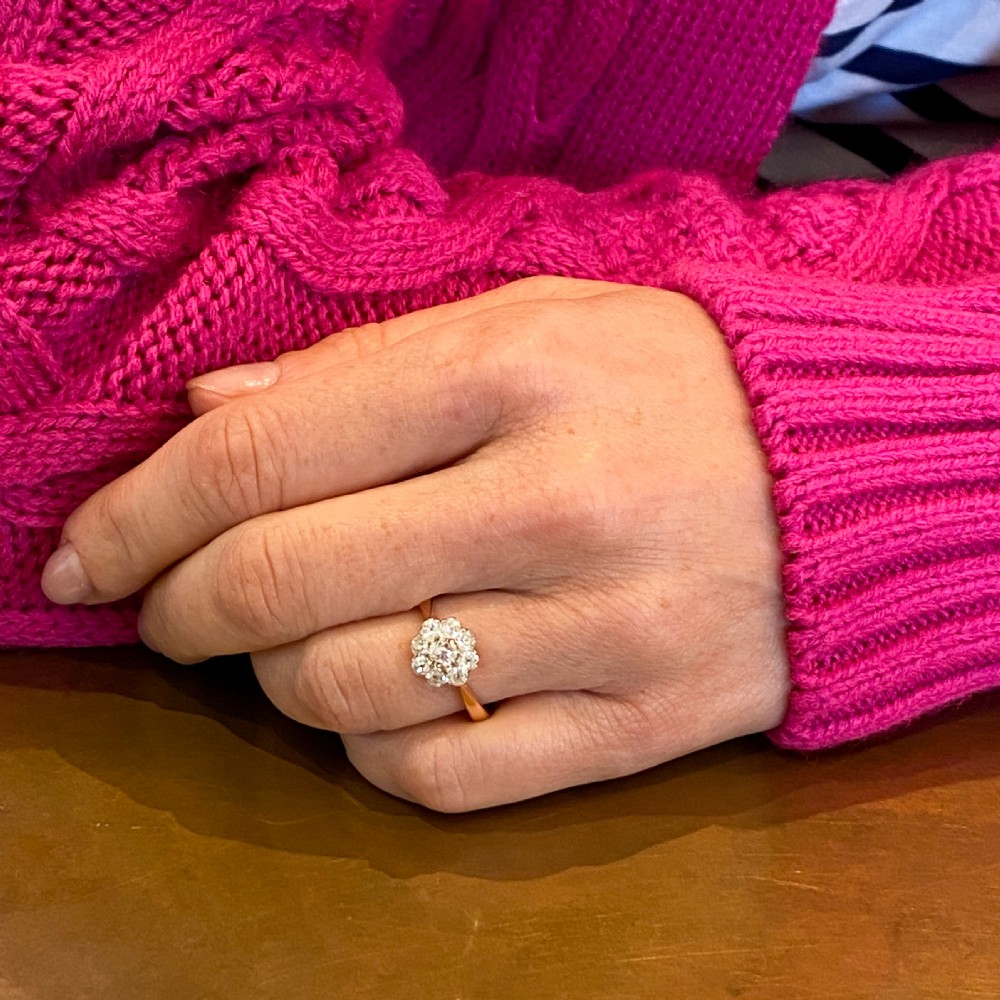 Edwardian 0.98 Carat Old Cut Diamond Cluster Ring, circa 1910 View VIII