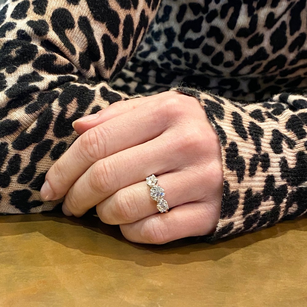 Art Deco 1.56 Carat Old Cut Diamond Trilogy Ring, circa 1925 View VIII