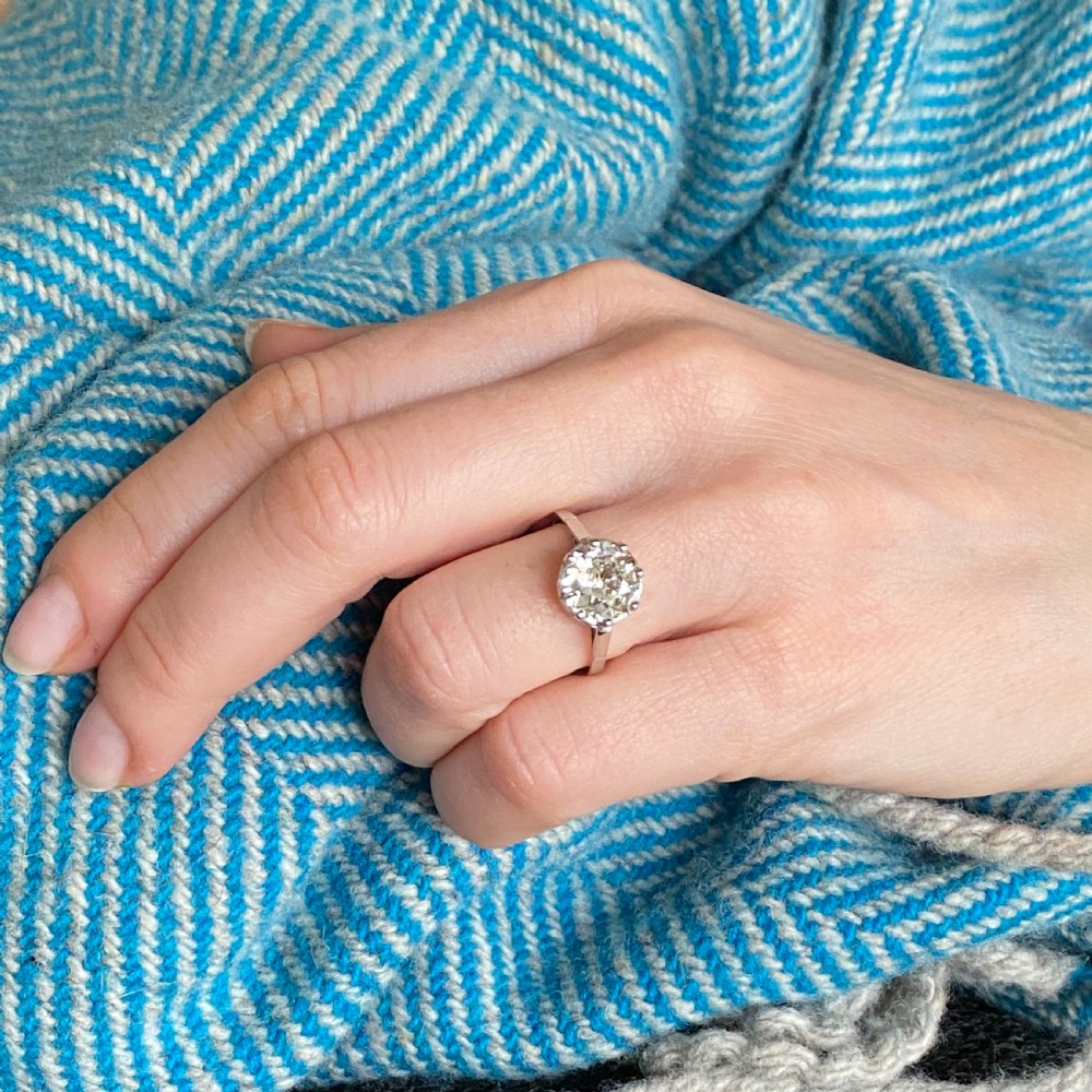 Art Deco 1.90 Carat Old Cut Diamond Engagement Ring, circa 1925 View VIII