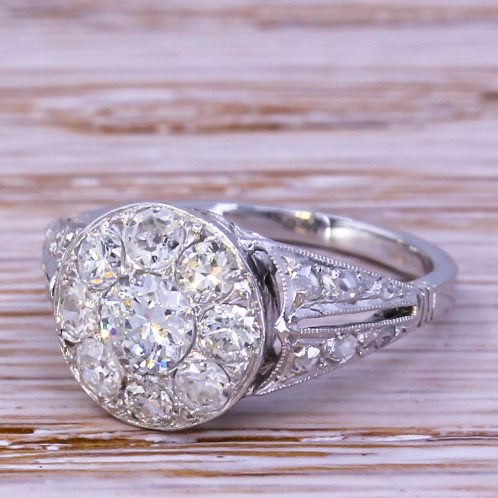 Art Deco 0.97 Carat Old Cut Diamond Cluster Ring, circa 1945
