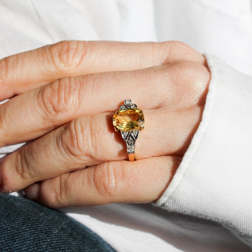 Mid Century 2.52 Carat Ceylon Yellow Sapphire Solitaire Ring, circa 1950 View X