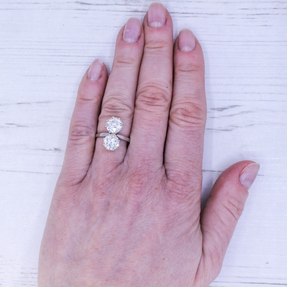 Art Deco 3.16 Carat Old Cut Diamond Toi et Moi Ring, circa 1920 View VII