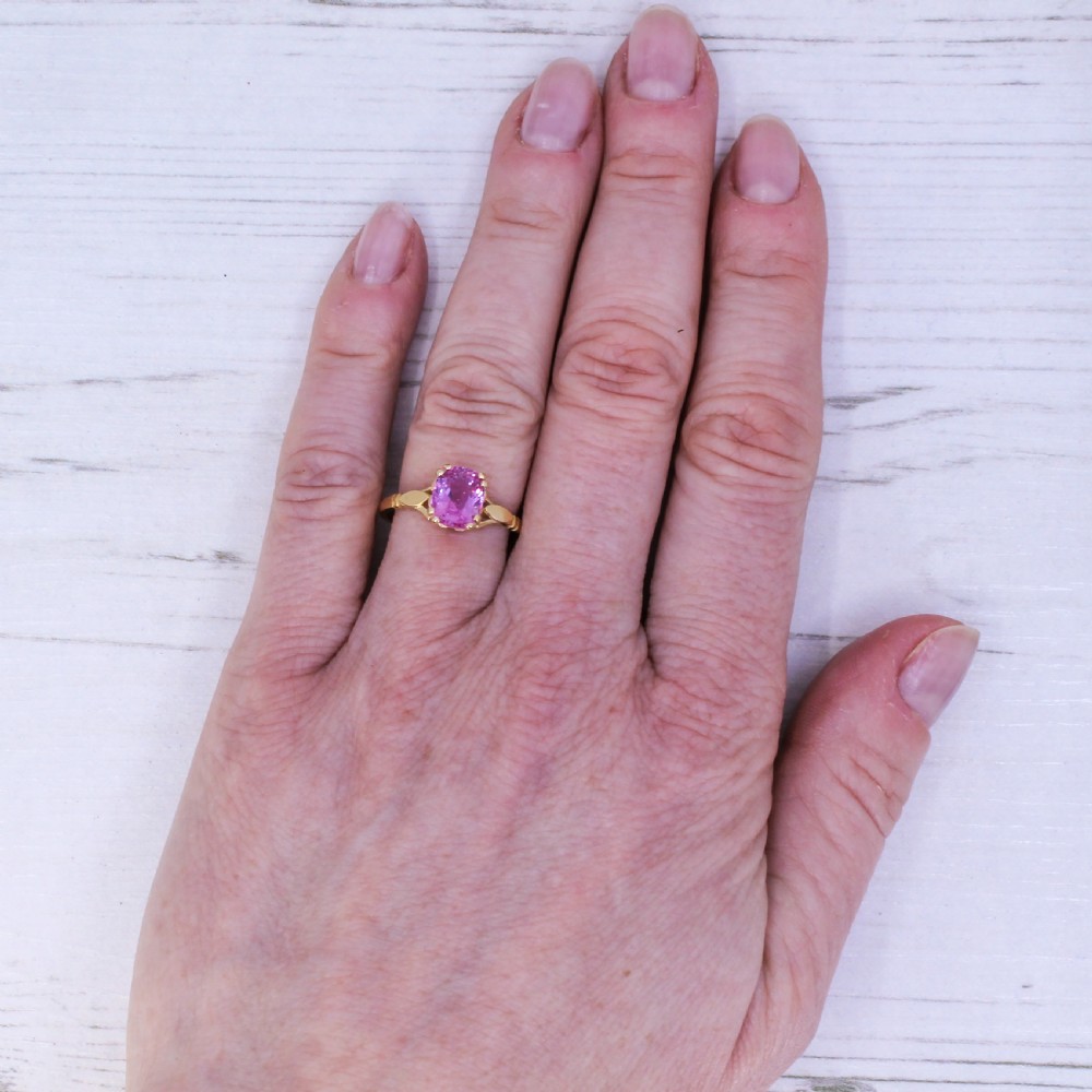 Mid Century 1.84 Carat Pink Sapphire Solitaire Ring, circa 1960 View VII