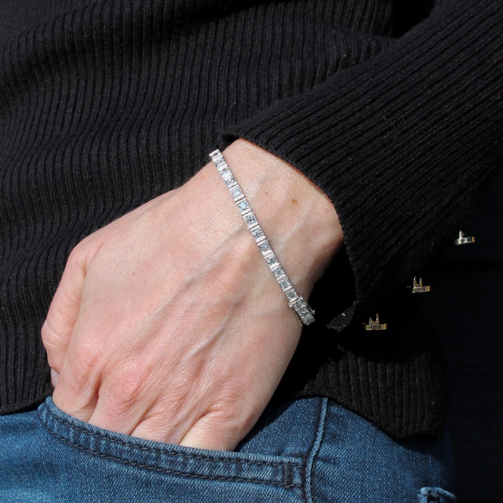 Art Deco 2.90 Carat Old Cut Diamond Bracelet, circa 1920 View VII