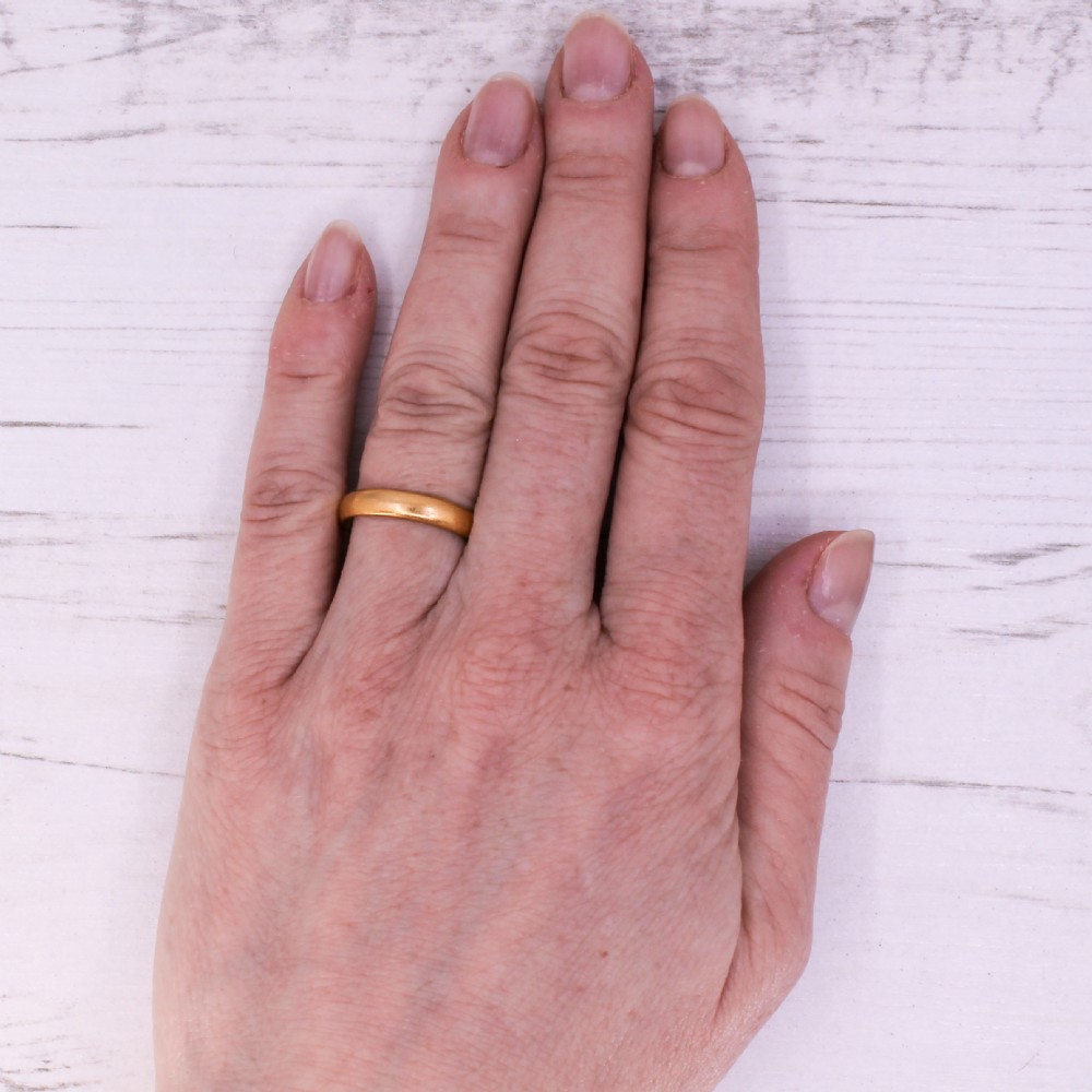 Vintage 22k Yellow Gold Wedding Band Ring, dated 1955 View V