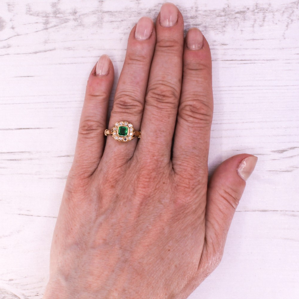 Art Deco 0.46 Carat No Oil Colombian Emerald & Diamond Cluster Ring, circa 1935 View VII