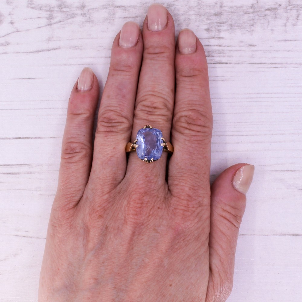 Mid Century 11.32 Carat Natural Ceylon Sapphire Solitaire Ring, circa 1960 View VII