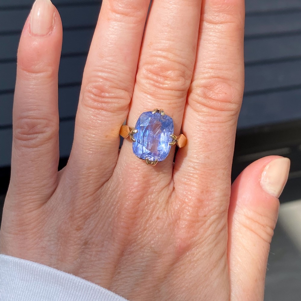 Mid Century 11.32 Carat Natural Ceylon Sapphire Solitaire Ring, circa 1960 View IX