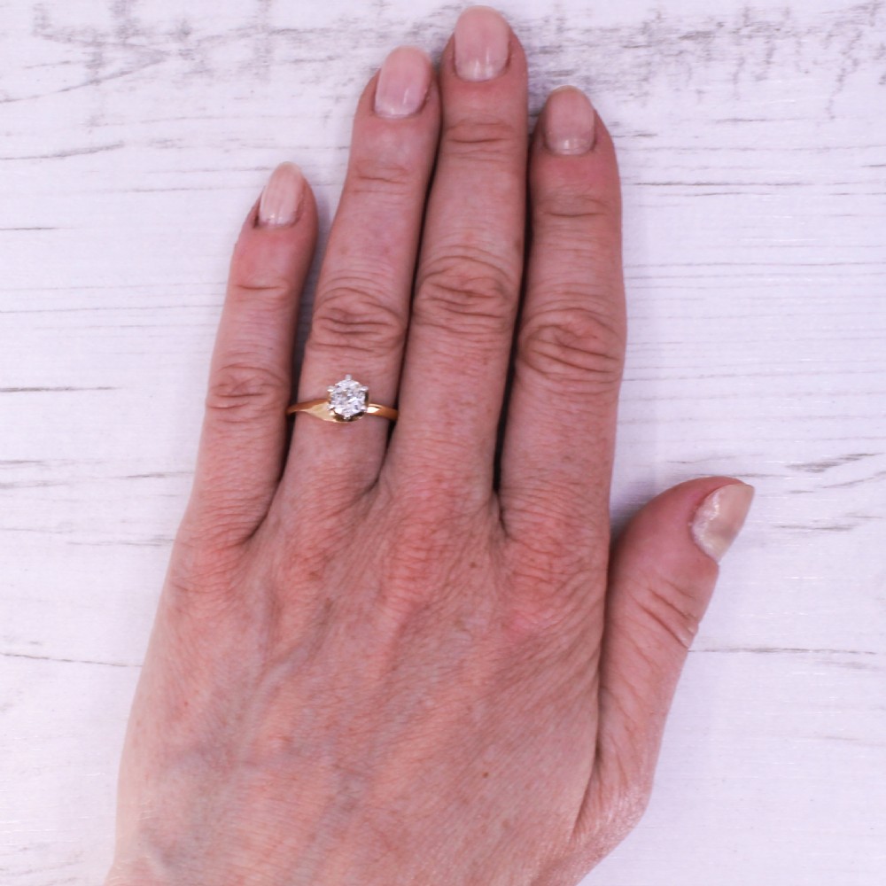 Edwardian 0.95 Carat Diamond Solitaire Ring, circa 1910 View VII