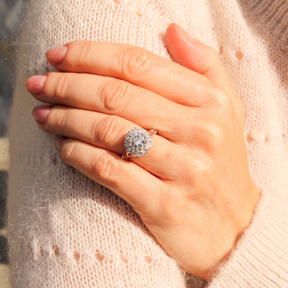 Art Deco 1.37 Carat Old Cut Diamond Cluster Ring, circa 1935 View VIII