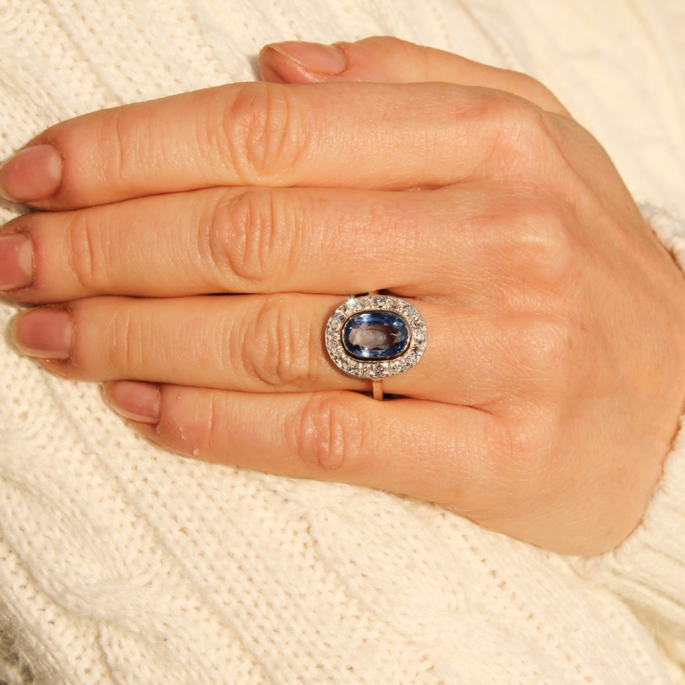 Art Deco 2.40 Carat Ceylon Sapphire & Diamond Cluster Ring, circa 1940 View VI