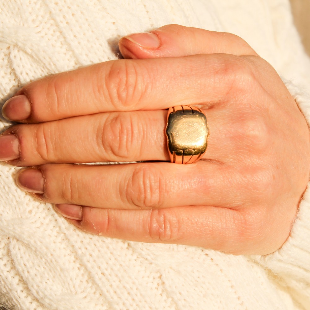 Victorian Heavy Weight 18k Gold Signet Ring, dated 1897 View IV