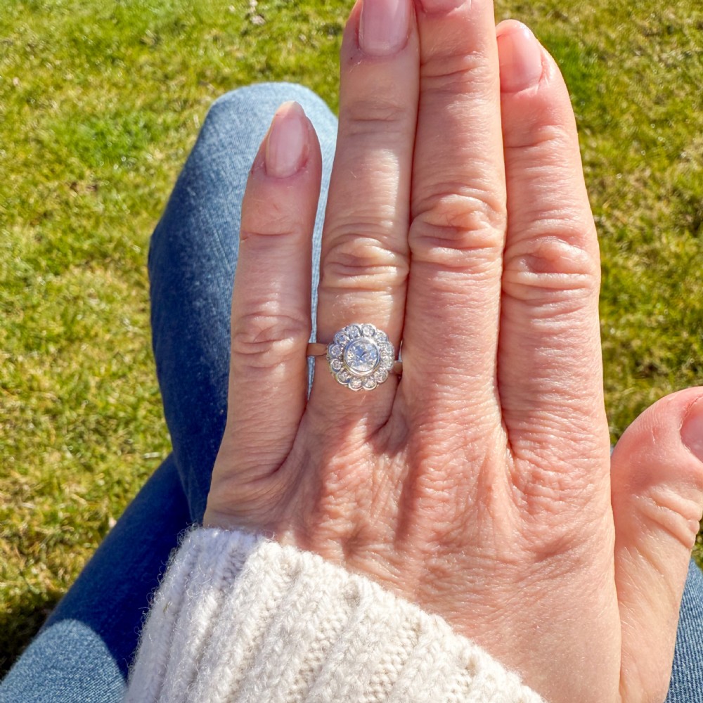 Mid Century 0.90 Carat Old Cut Diamond Cluster Ring, French, circa 1955 View VI