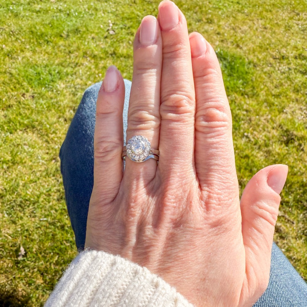 Mid Century 0.90 Carat Old Cut Diamond Cluster Ring, French, circa 1955 View VII