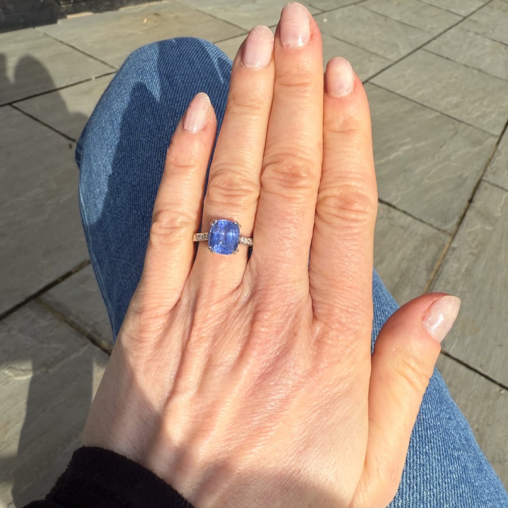 Edwardian 4.09 Carat Ceylon Sapphire Solitaire Ring, circa 1910 View VI