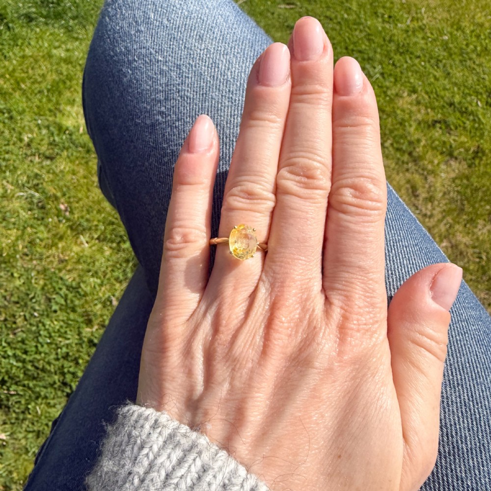 Art Deco 3.31 Carat Natural Ceylon Yellow Sapphire Ring, circa 1920 View VI