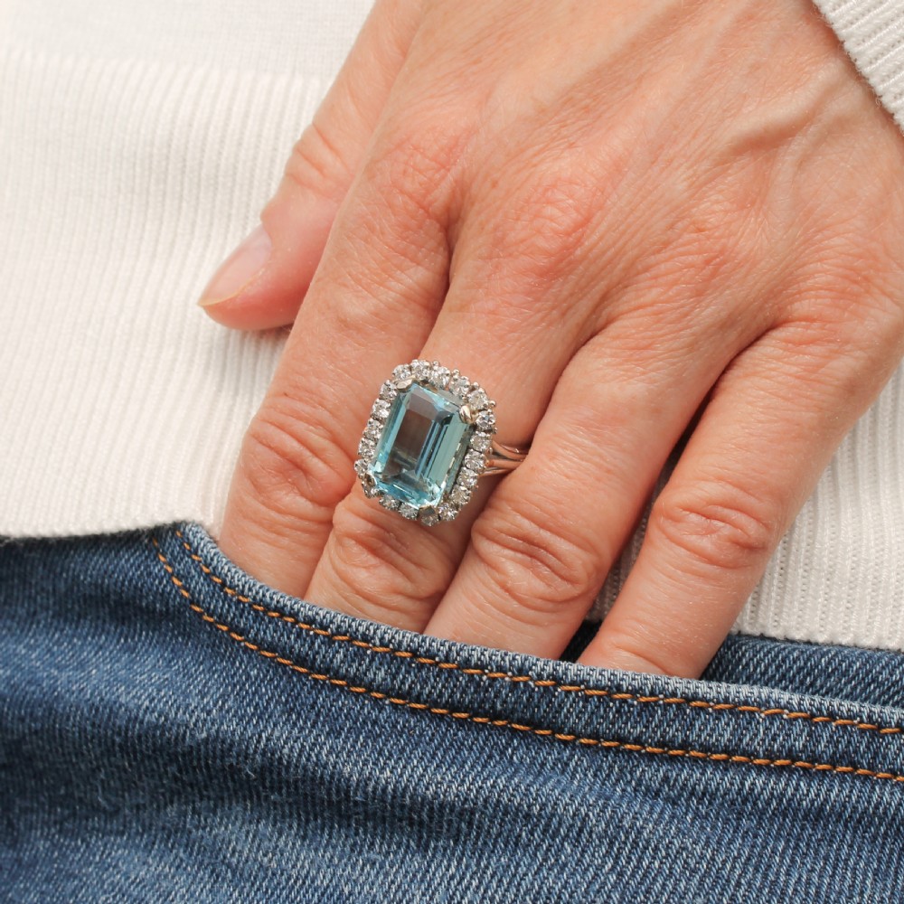 Mid Century 5.81 Carat Aquamarine & Diamond Ring, circa 1965 View VII