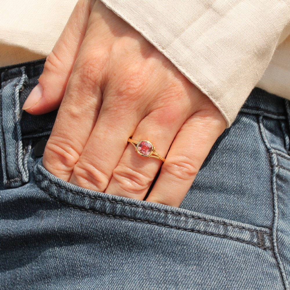 Art Deco 1.07 Carat Unheated Padparadscha Sapphire Solitaire Ring, circa 1940 View II