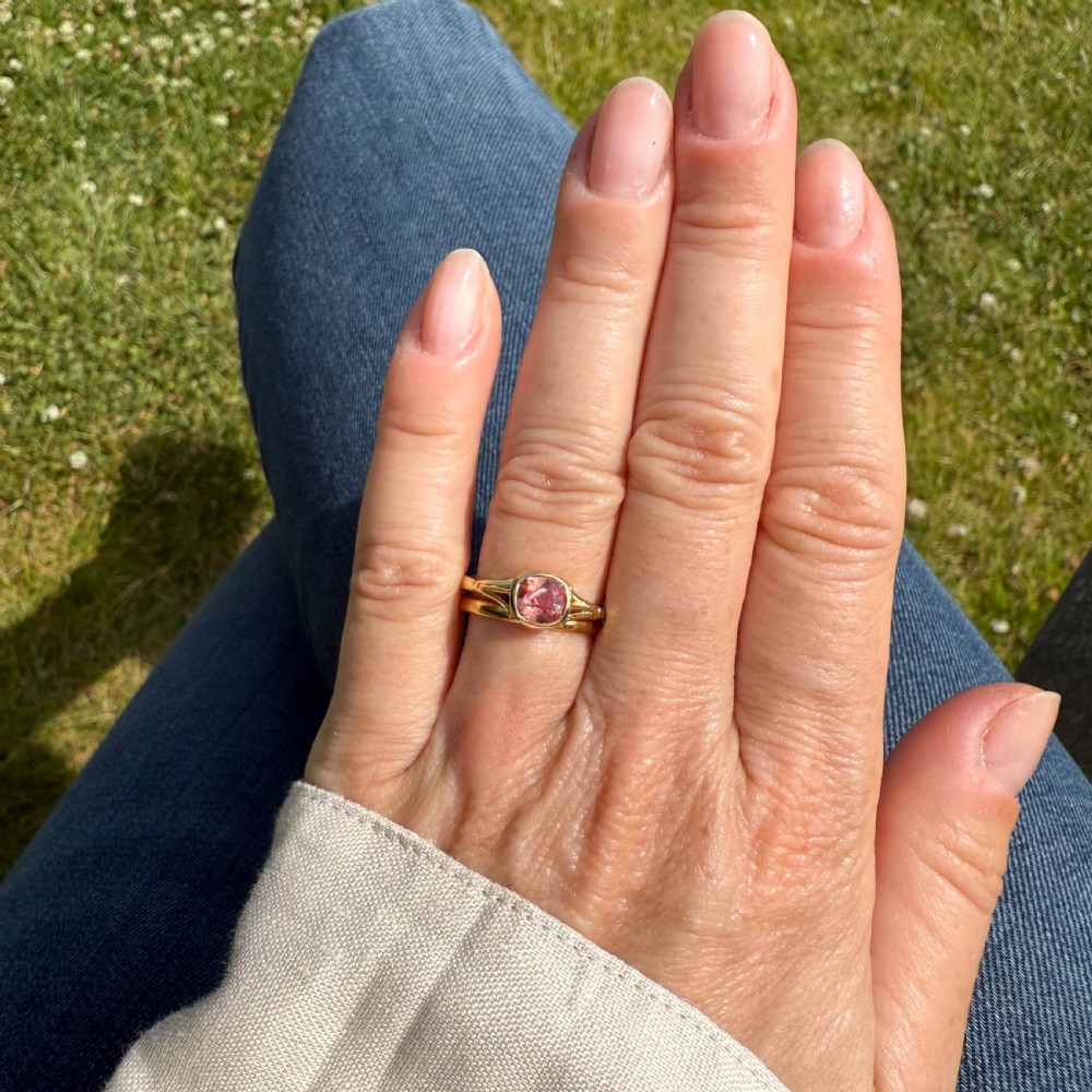 Art Deco 1.07 Carat Unheated Padparadscha Sapphire Solitaire Ring, circa 1940 View VII
