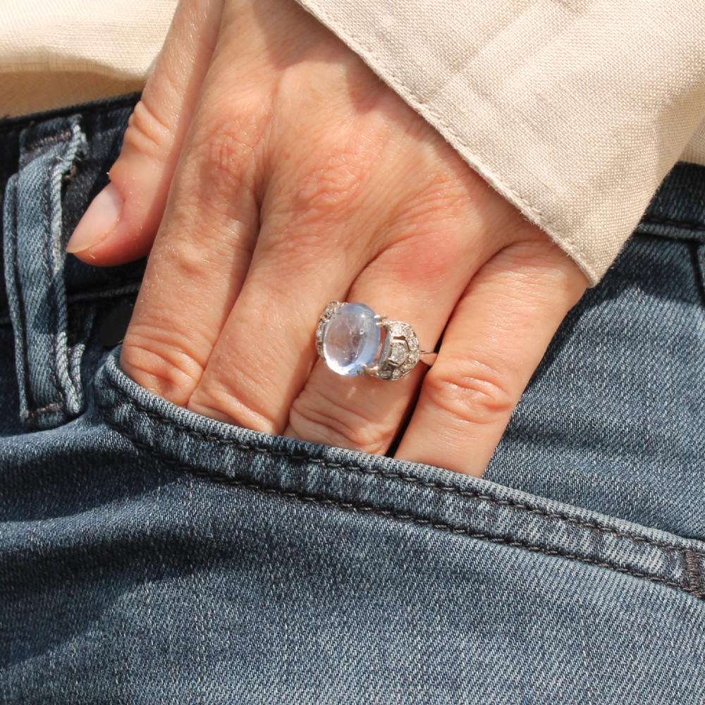 Mid Century 6.00 Carat Unheated Ceylon Cabochon Sapphire Ring, circa 1965 View II