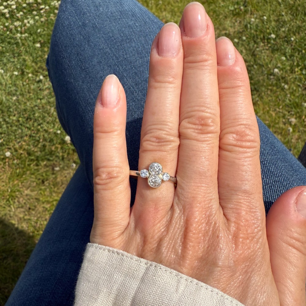 Mid Century 0.92 Carat Toi et Moi Ring, circa 1950 View VI