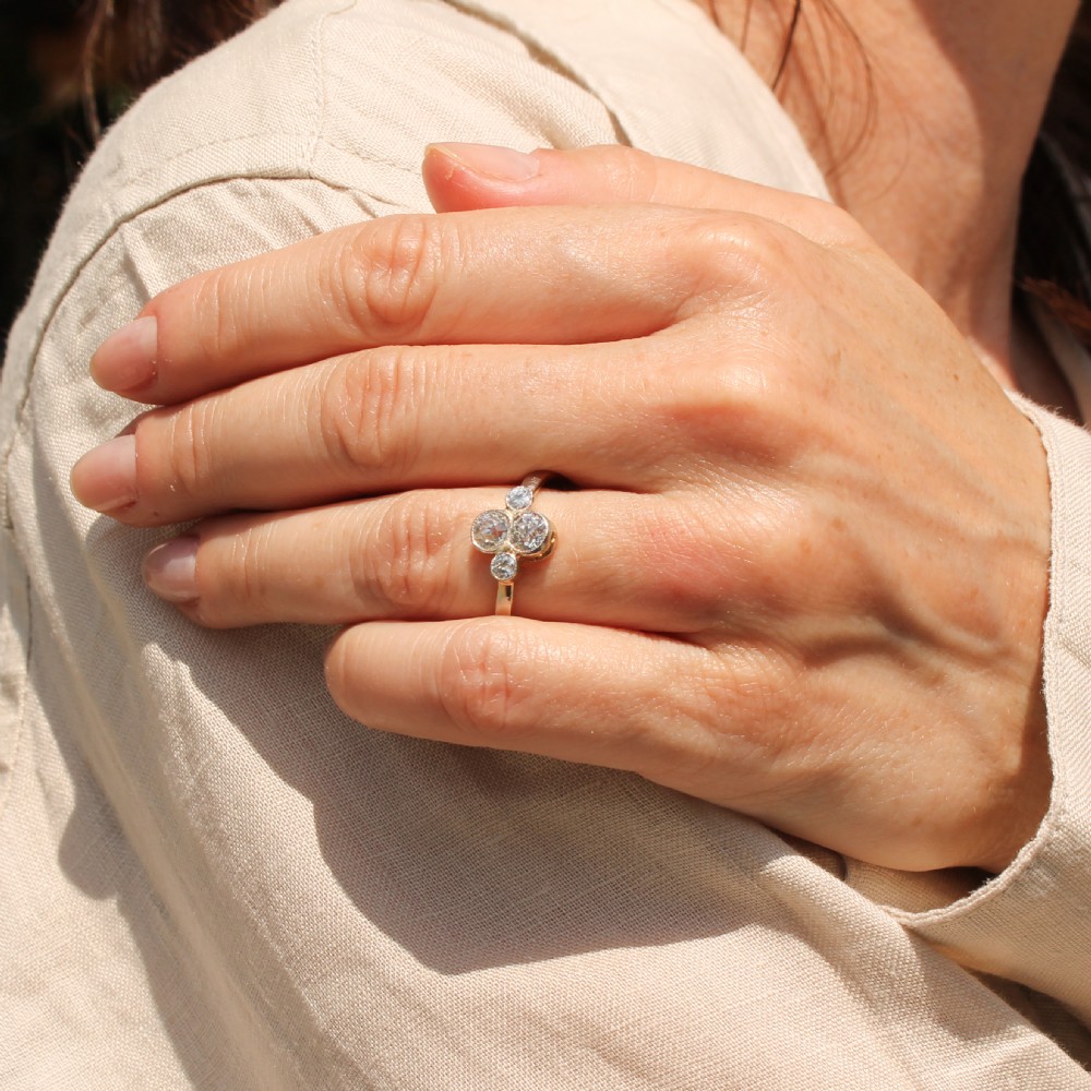 Mid Century 0.92 Carat Toi et Moi Ring, circa 1950 View VII