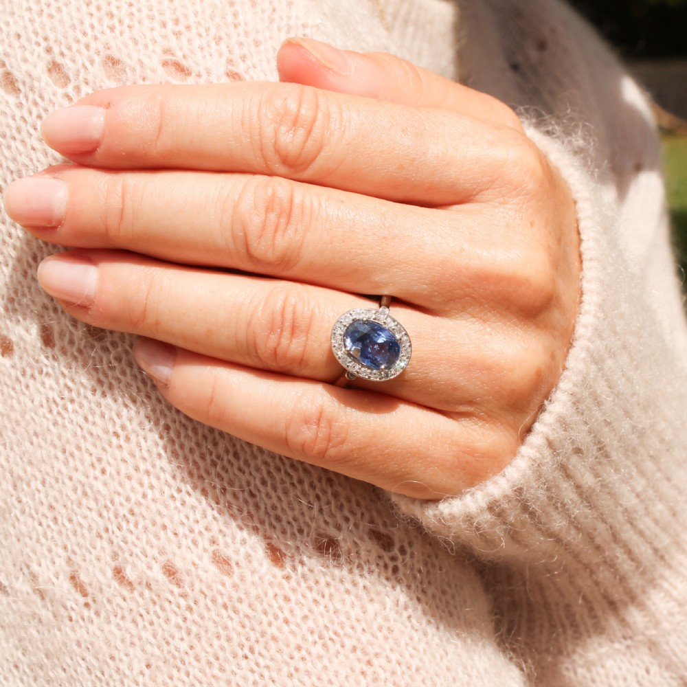 Art Deco 3.25 Carat Ceylon Sapphire & Diamond Cluster Ring, circa 1930 View VII