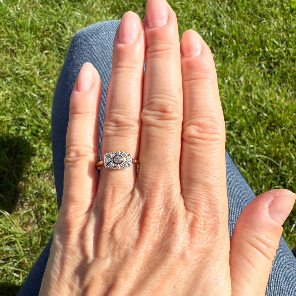 Antique 0.11 Carat Old Cut Diamond Cluster Ring, circa 1920 View VI