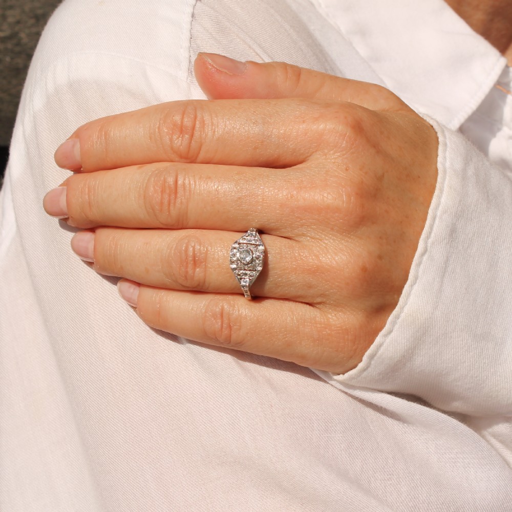 Art Deco 0.24 Carat Old Cut Diamond Cluster Ring, circa 1935 View II
