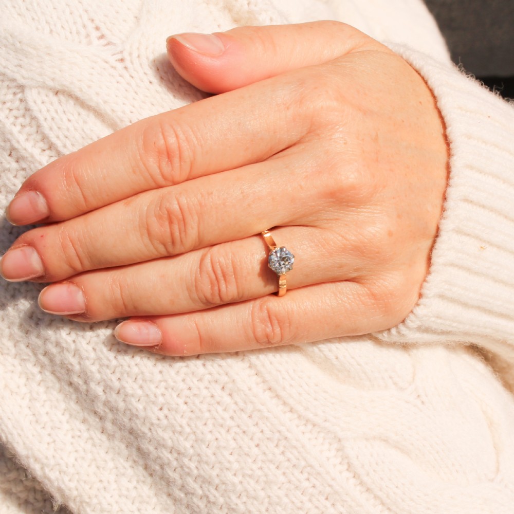Antique 0.90 Carat Old Cut Diamond Engagement Ring, circa 1925 View VI