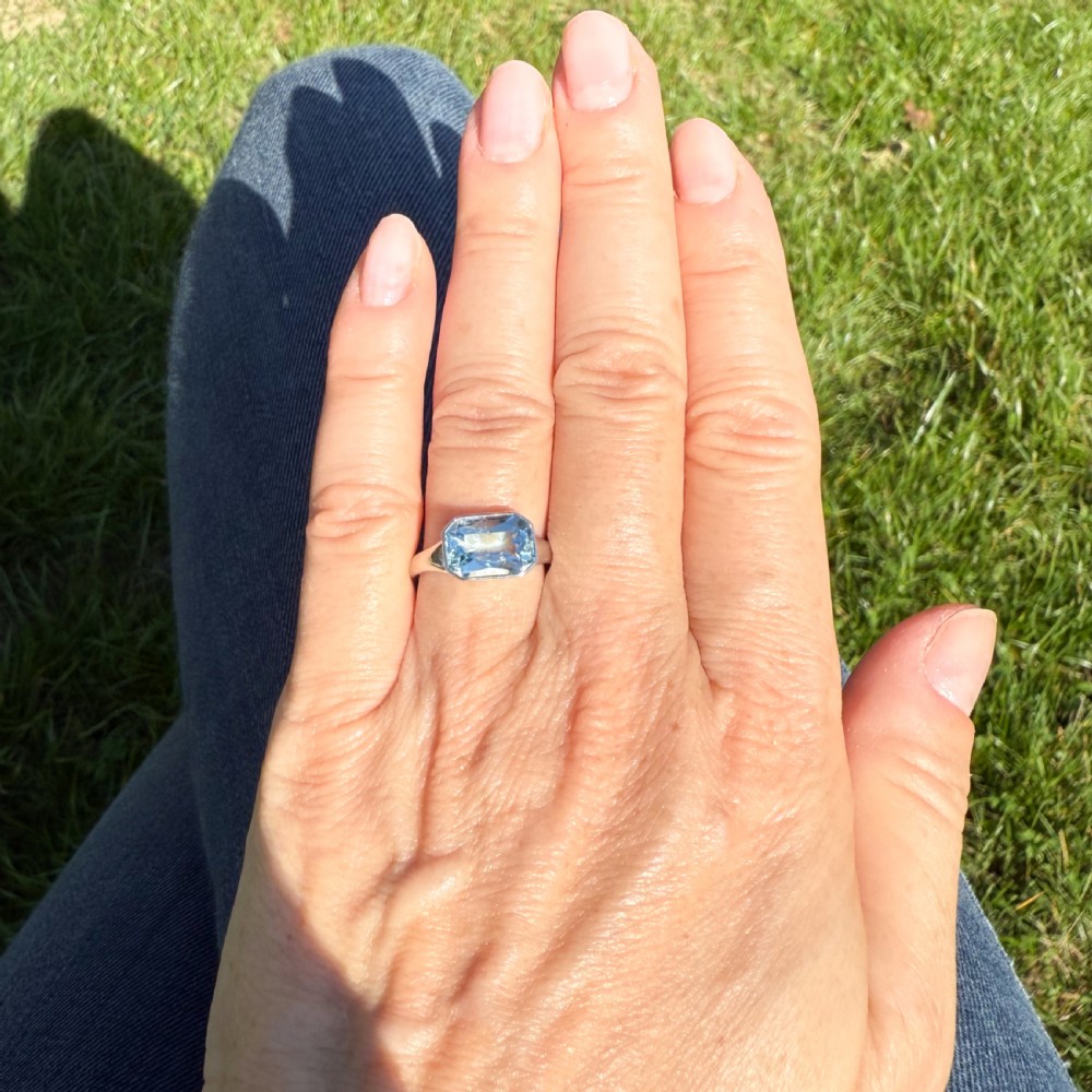 Art Deco 2.85 Carat Aquamarine Solitaire Ring, dated 1931 View VIII