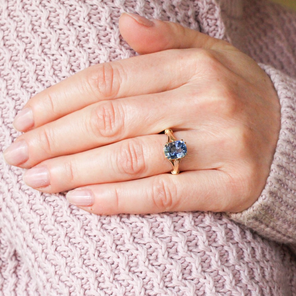 Antique 3.03 Carat Unheated Ceylon Sapphire Ring. circa 1915 View II
