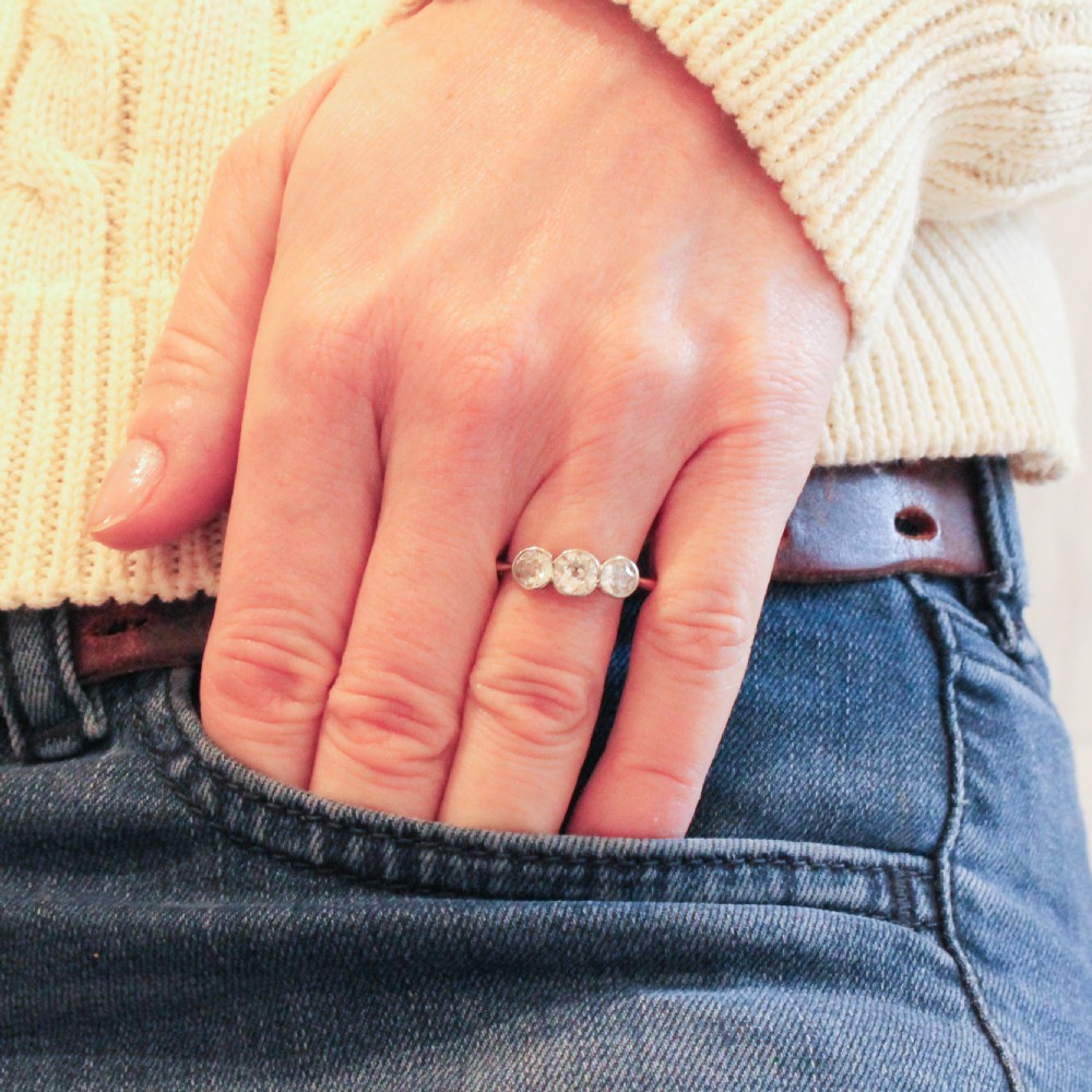 Antique 0.84 Carat Old Cut Diamond Three Stone Ring, circa 1920 View VI