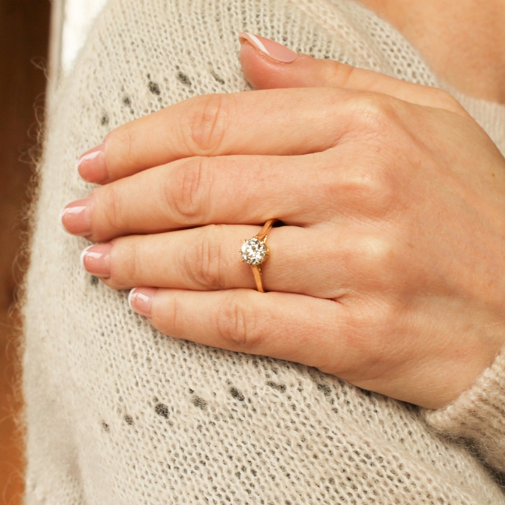 Antique 0.90 Carat Old Cut Diamond Engagement Ring, circa 1920 View VII