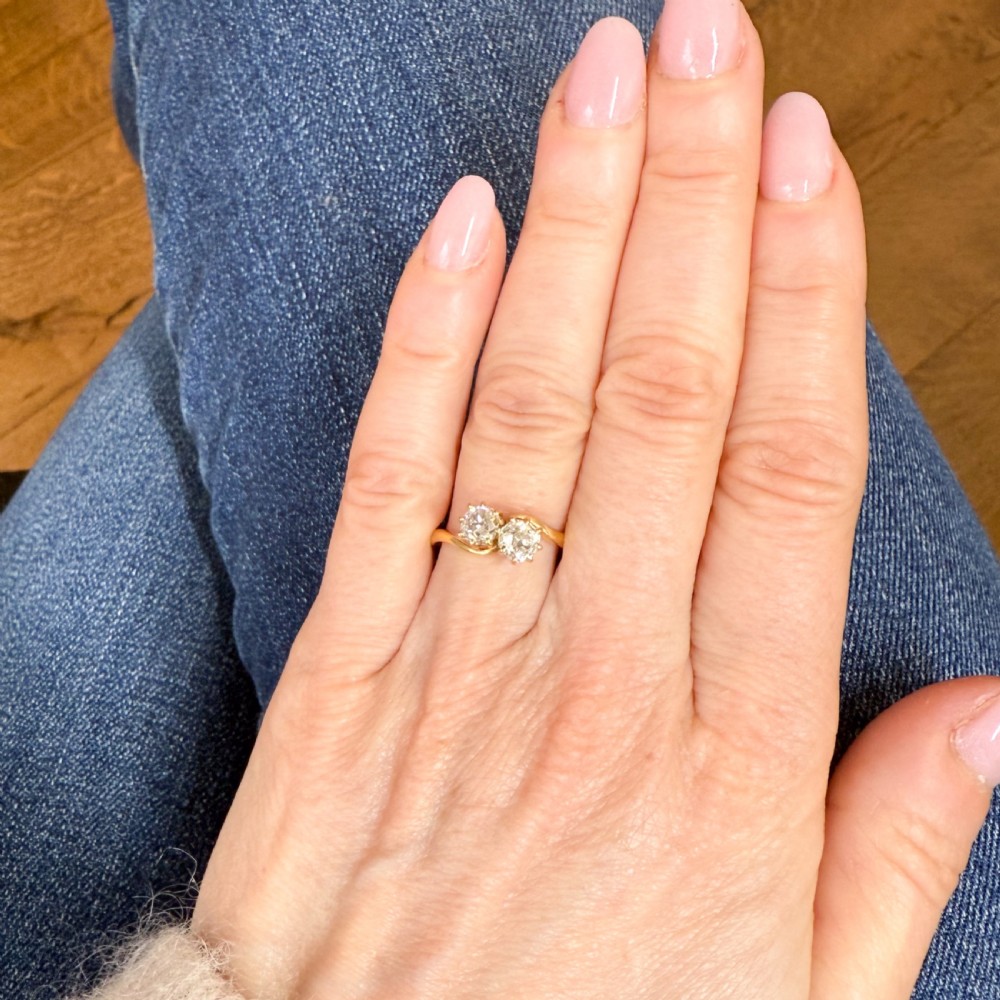 Antique 1.20 Carat Old Cut Diamond Toi et Moi Ring, circa 1910 View VII