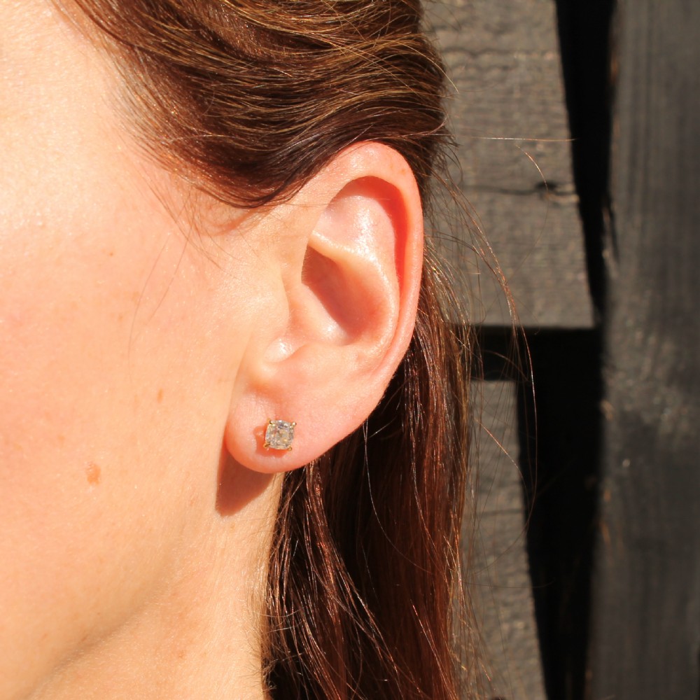 1.06 Carat Old Mine Cut Diamond Stud Earrings, 18k Gold View V