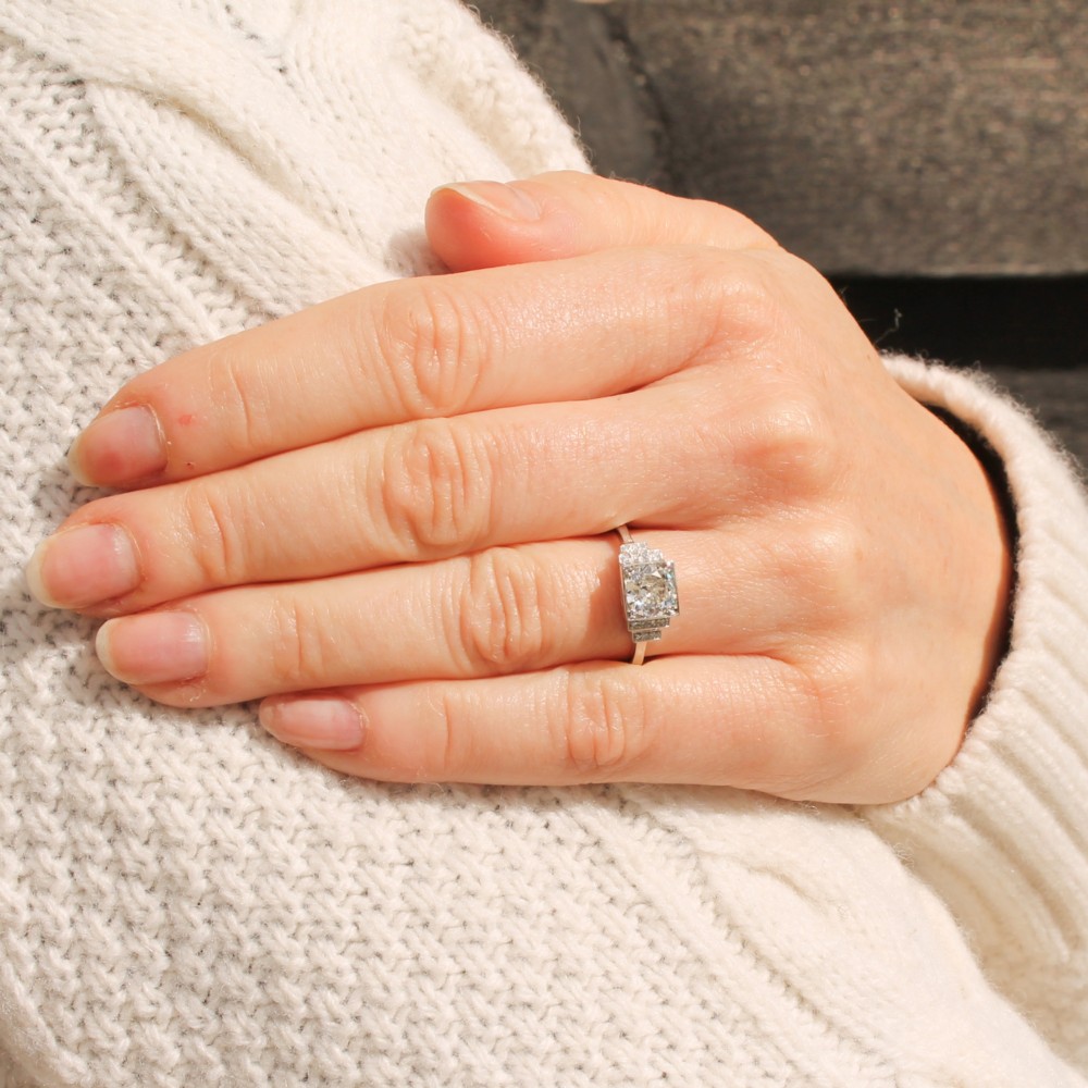 Art Deco 0.84 Carat Old Cut Diamond Engagement Ring, circa 1935 View III