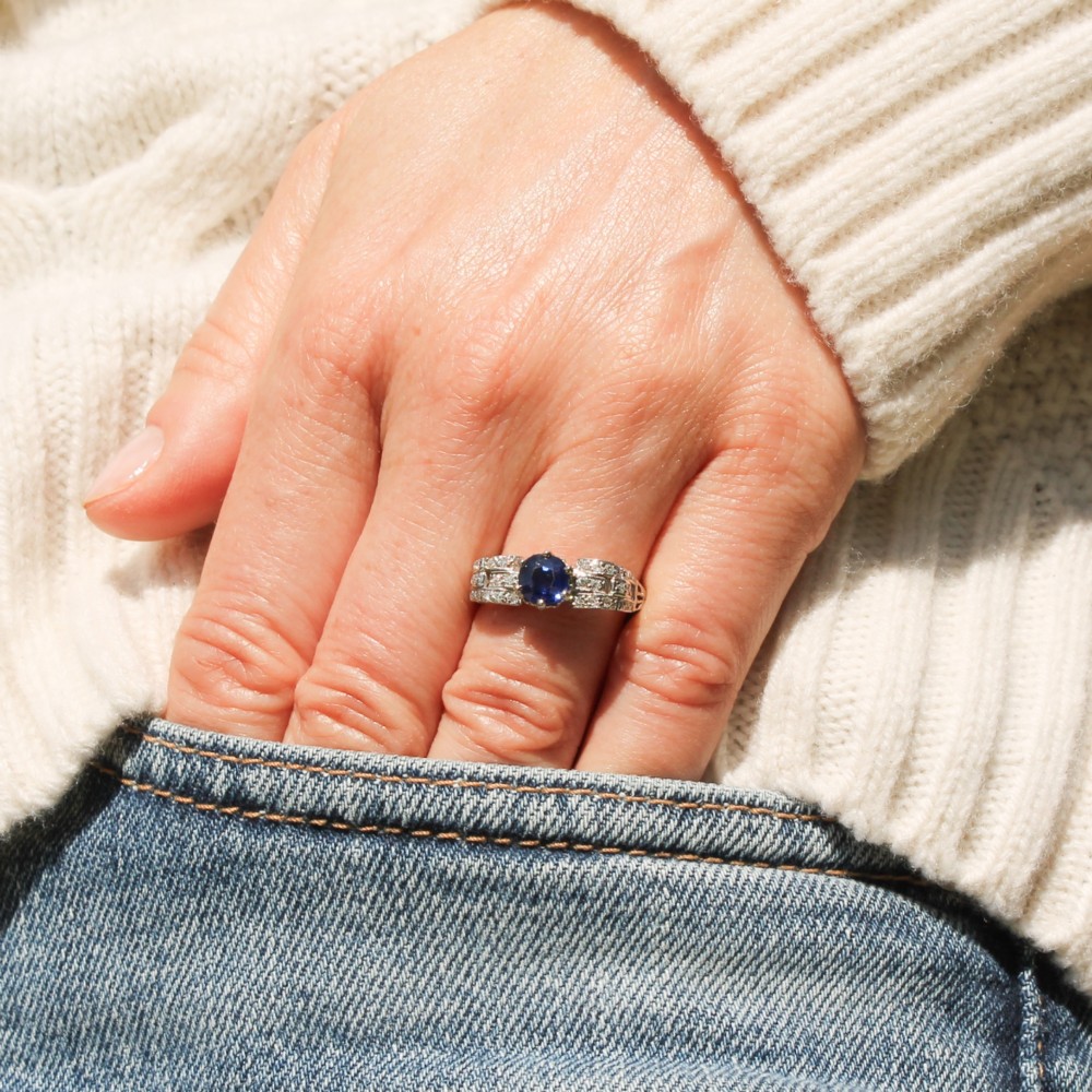 Antique 0.94 Carat Unheated Sapphire Solitaire Ring, circa 1915 View II