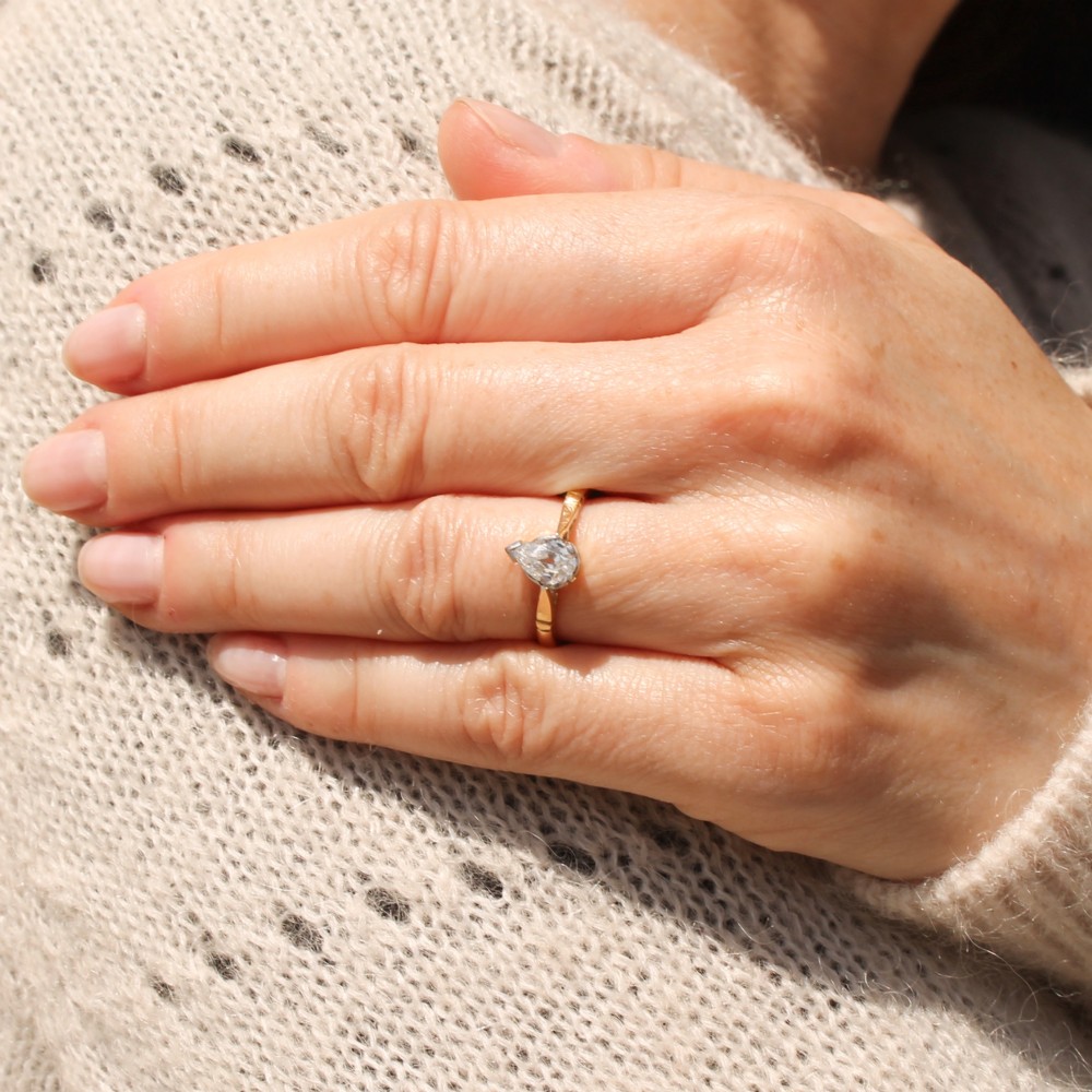 Vintage 0.59 Carat Old Pear Cut Diamond Engagement Ring, circa 1920 View VI