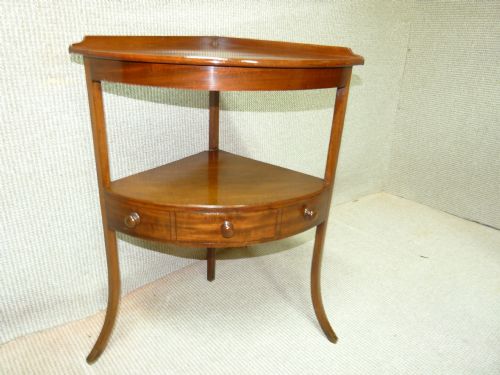 Corner Table 
