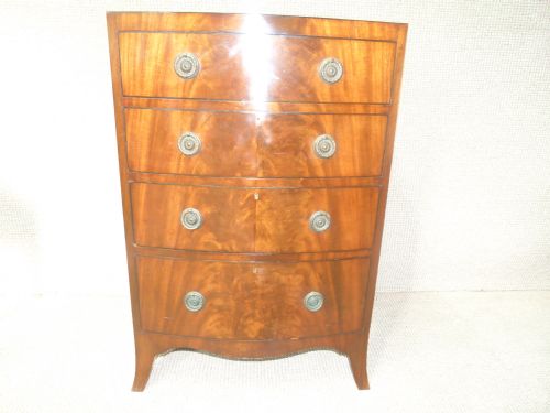 Mahogany Bow Fronted Chest of Drawers