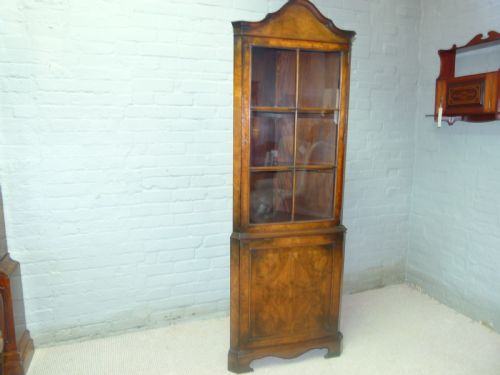 Corner Cabinet
