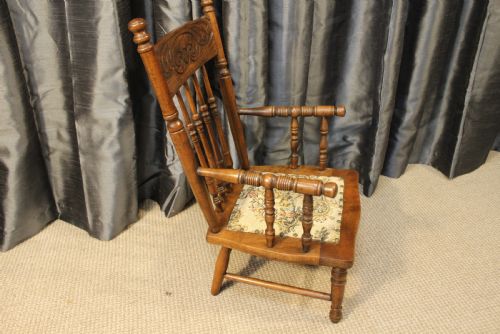 CHILDS CHAIR - ADDITIONAL PHOTO 2