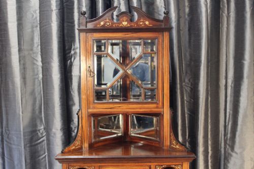 CORNER CABINET - ADDITIONAL PHOTO 1