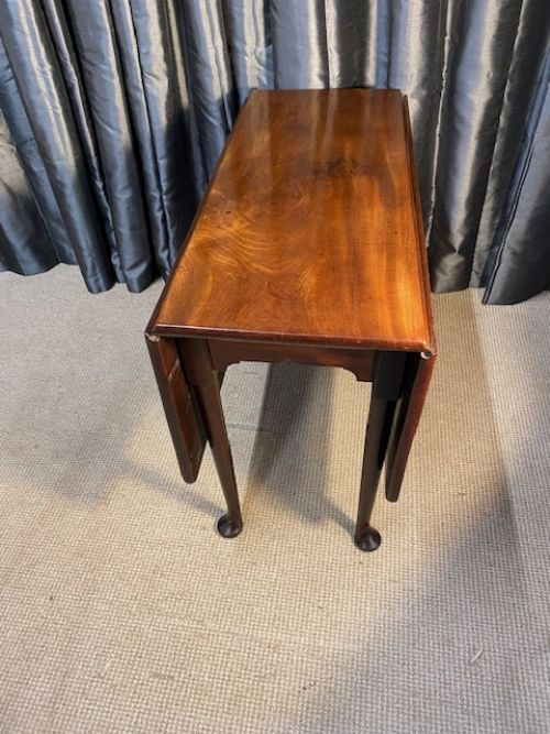 Ocassional Table