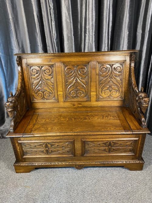 Oak Hall Bench